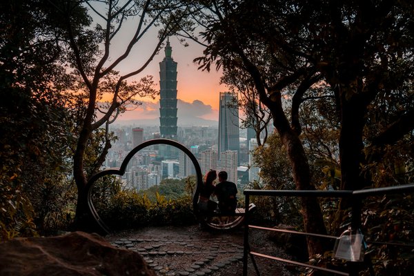 Quelles activités peuvent rendre un camping en famille plus éducatif?